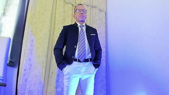  axelking  online show from April 7, 2026, 11:43 am