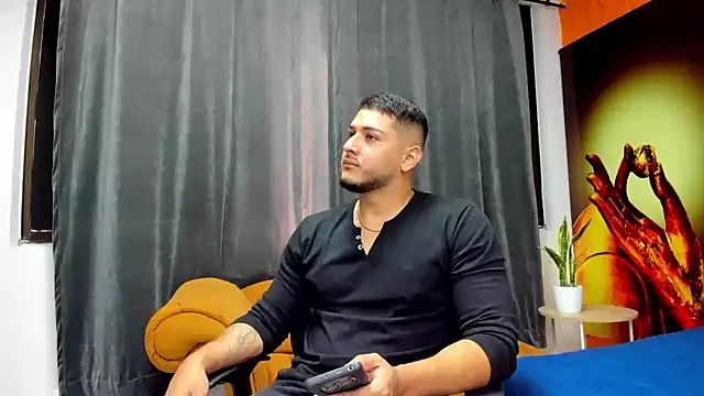 Snapshot of jasonshaw25 chatting on November 15, 2025, 5:42 pm jasonshaw25 online show from November 15, 2025, 5:42 pm