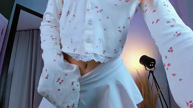 Snapshot of Oki_Mie chatting on November 13, 2025, 3:00 pm Oki Mie online show from November 13, 2025, 3:00 pm