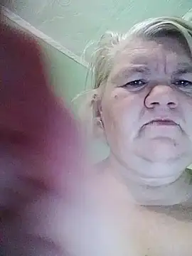 LusiyaGold5 online show from October 22, 2025, 9:03 pm