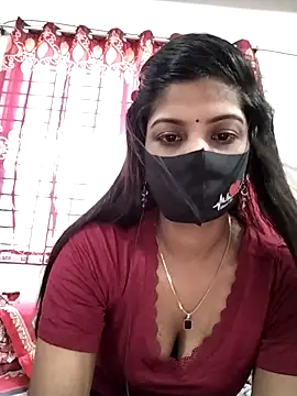 Queen-Any online show from October 10, 2025, 2:32 am