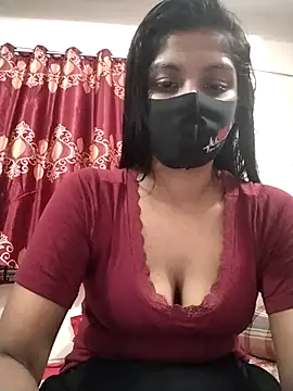 Queen-Any online show from November 3, 2025, 4:08 pm