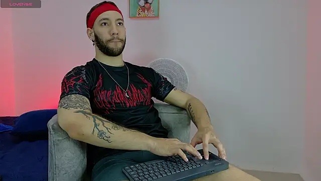 Snapshot of angel_kyrozz chatting on March 12, 2026, 6:58 pm angel kyrozz online show from March 12, 2026, 6:58 pm