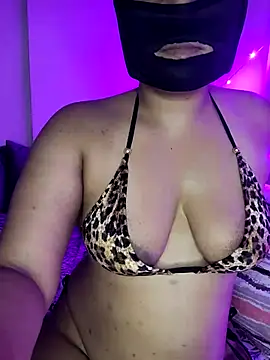 Snapshot of Curvy_Navya chatting on October 15, 2025, 6:41 pm Curvy Navya online show from October 15, 2025, 6:41 pm