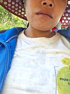 miomio-12 online show from October 13, 2025, 2:11 am