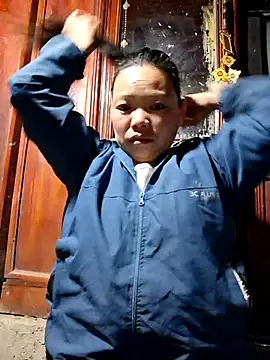 miomio-12 online show from December 15, 2025, 10:03 pm