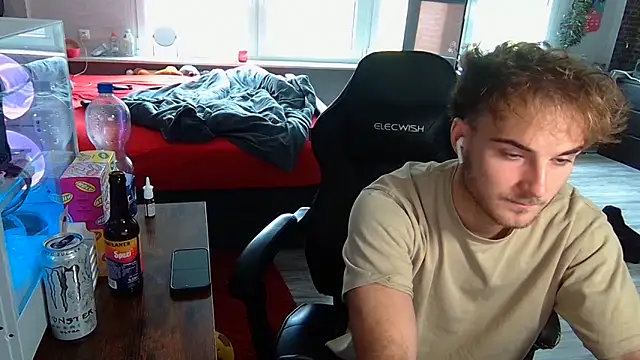 WolkenJunge2006 online show from October 6, 2025, 10:12 am