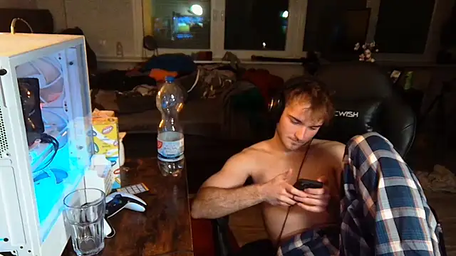 WolkenJunge2006 online show from November 10, 2025, 9:47 pm