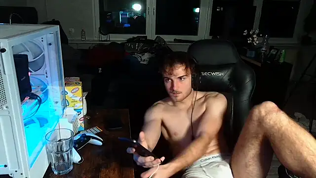 WolkenJunge2006 online show from November 11, 2025, 8:42 pm