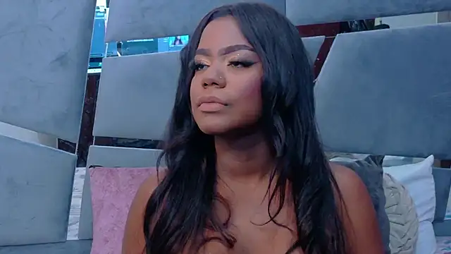 Snapshot of LorraiineJohnson chatting on November 6, 2025, 7:59 pm LorraiineJohnson online show from November 6, 2025, 7:59 pm