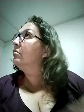 Snapshot of -saraqueen- chatting on November 11, 2025, 5:07 am -saraqueen- online show from November 11, 2025, 5:07 am