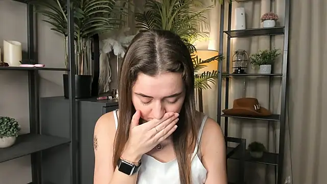 ThelmaJusto online show from November 7, 2025, 3:45 pm