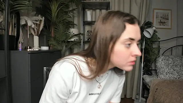 ThelmaJusto online show from November 13, 2025, 3:55 pm