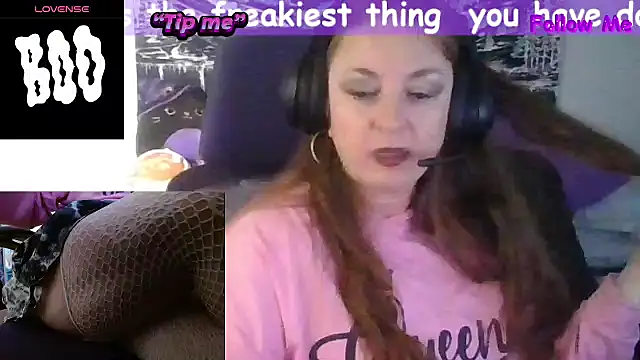 SuzieReigns1 online show from October 10, 2025, 8:30 pm