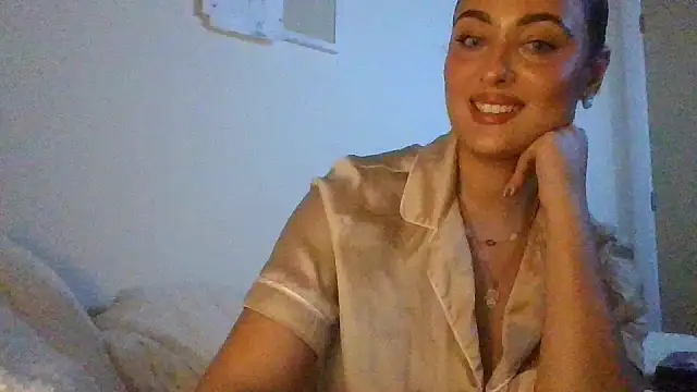 Snapshot of DommeMariaLopez95 chatting on December 17, 2025, 9:32 pm DommeMariaLopez95 online show from December 17, 2025, 9:32 pm