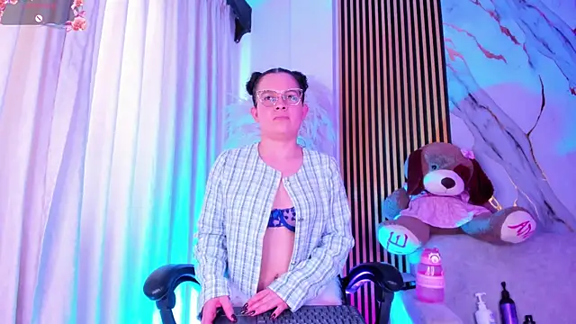 Snapshot of alejagarcia_ chatting on May 22, 2026, 8:36 pm alejagarcia online show from May 22, 2026, 8:36 pm
