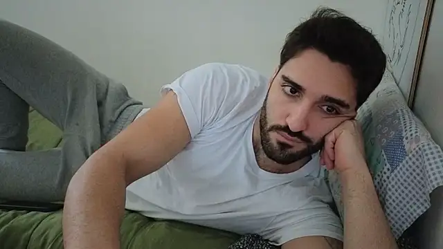 Al3xox02 online show from February 12, 2026, 12:55 pm