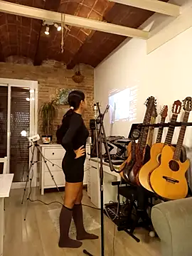 MissHazelnut online show from November 3, 2025, 3:46 pm