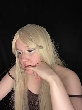 Darling Bri  online show from October 23, 2025, 7:23 pm