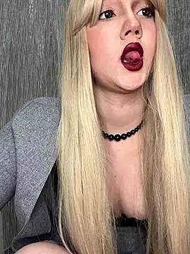 Darling Bri  online show from November 9, 2025, 4:16 pm