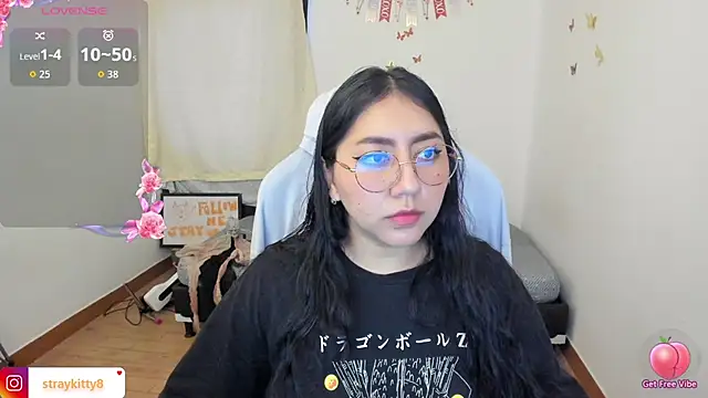 Snapshot of LoveLyy- chatting on November 2, 2025, 3:36 pm LoveLyy- online show from November 2, 2025, 3:36 pm