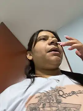 Snapshot of Stefany_Bam chatting on November 22, 2025, 1:04 am Stefany Bam online show from November 22, 2025, 1:04 am