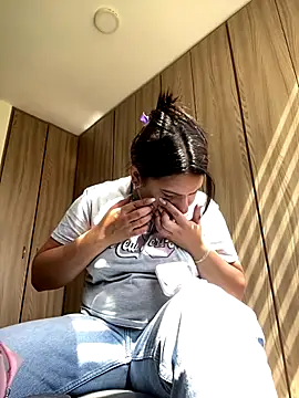 Snapshot of Stefany_Bam chatting on December 14, 2025, 3:39 pm Stefany Bam online show from December 14, 2025, 3:39 pm