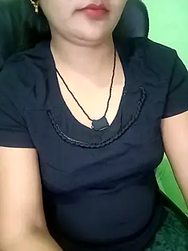 Snapshot of Rashmi_011 chatting on October 23, 2025, 3:55 pm Rashmi 011 online show from October 23, 2025, 3:55 pm