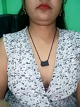 Snapshot of Rashmi_011 chatting on October 27, 2025, 3:27 pm Rashmi 011 online show from October 27, 2025, 3:27 pm