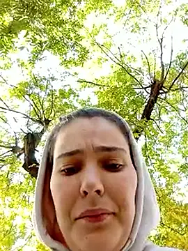 Beatrice1905 online show from October 21, 2025, 11:55 am