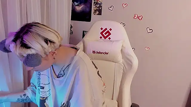 bixxxiz online show from March 1, 2026, 5:31 am