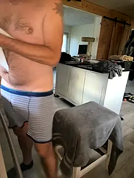 smkbustr online show from October 21, 2025, 8:42 pm