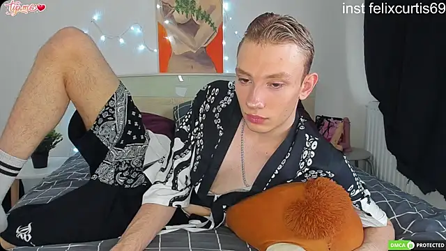 Snapshot of felixcurt69 chatting on August 2, 2026, 8:13 am felixcurt69 online show from August 2, 2026, 8:13 am