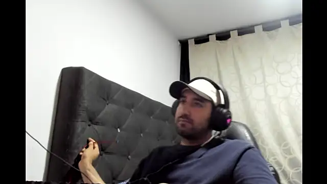 coolfriki online show from April 6, 2026, 4:46 am