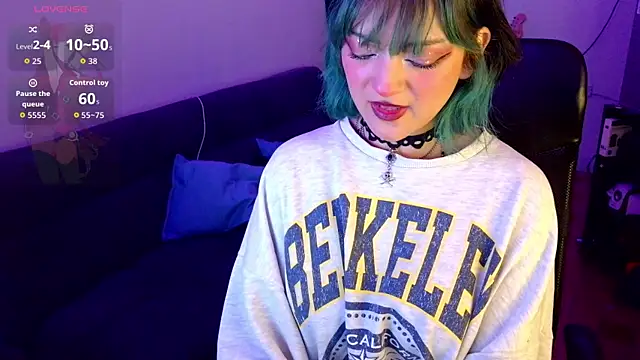 lucyliw online show from October 9, 2025, 6:55 am