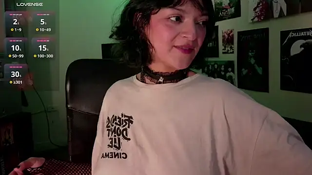 lucyliw online show from November 13, 2025, 3:55 pm