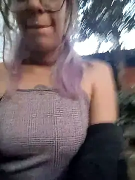 Snapshot of Abby_2-1 chatting on November 26, 2025, 10:33 pm Abby 2-1 online show from November 26, 2025, 10:33 pm