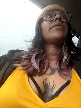 Snapshot of Abby_2-1 chatting on November 27, 2025, 9:28 pm Abby 2-1 online show from November 27, 2025, 9:28 pm