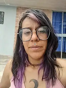 Snapshot of Abby_2-1 chatting on November 30, 2025, 4:11 pm Abby 2-1 online show from November 30, 2025, 4:11 pm