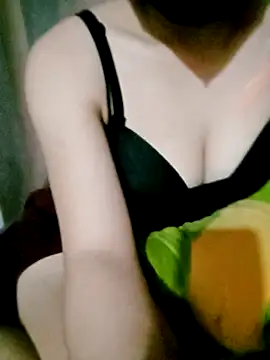 Snapshot of Lyly69699 chatting on October 7, 2025, 2:14 pm Lyly69699 online show from October 7, 2025, 2:14 pm