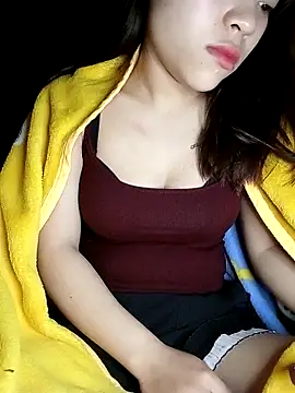 Snapshot of Lyly69699 chatting on December 14, 2025, 11:31 pm Lyly69699 online show from December 14, 2025, 11:31 pm