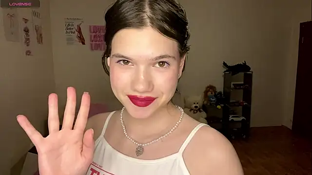 AlmetaBradicich online show from November 12, 2025, 3:23 pm