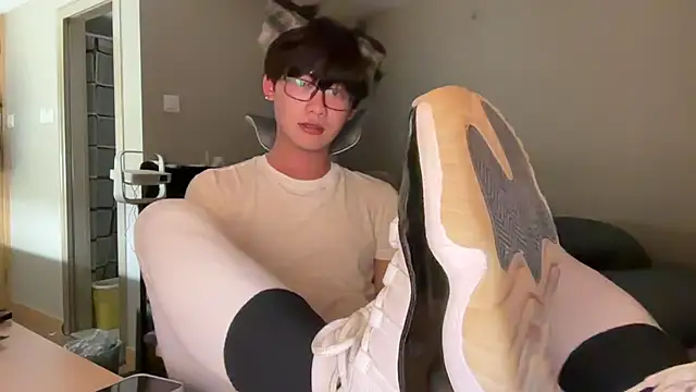 iambennet online show from December 15, 2025, 1:04 pm