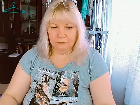 DiamondNata online show from October 17, 2025, 10:40 am