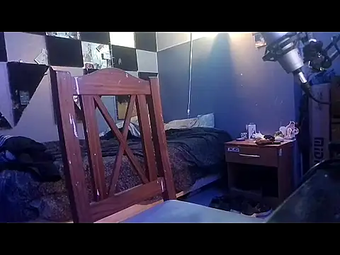 Snapshot of Franhugecum chatting on December 3, 2025, 5:37 am Franhugecum online show from December 3, 2025, 5:37 am