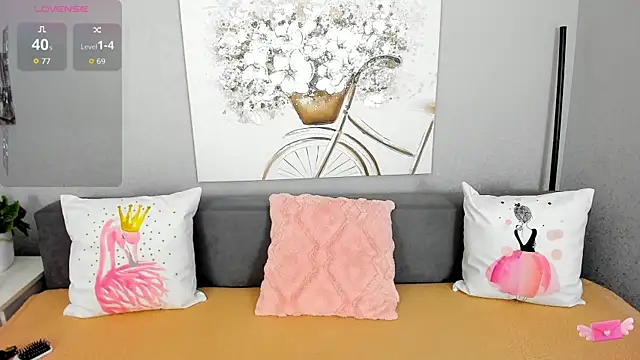 Evarey  online show from November 19, 2025, 5:29 am