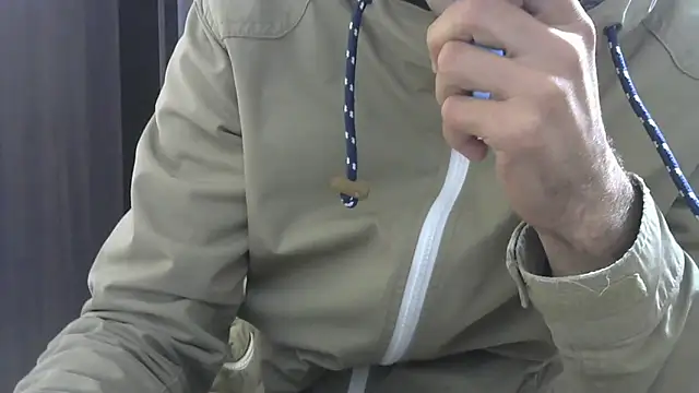 Snapshot of MakabulaAndrey chatting on October 7, 2025, 9:01 pm MakabulaAndrey online show from October 7, 2025, 9:01 pm