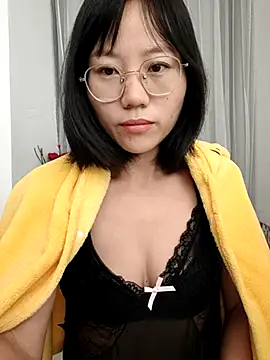 nini10052025 online show from November 1, 2025, 7:38 pm