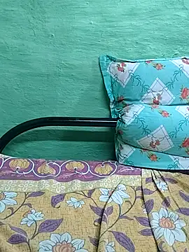 Snapshot of Queen_washna1 chatting on October 31, 2025, 8:32 pm Queen washna1 online show from October 31, 2025, 8:32 pm