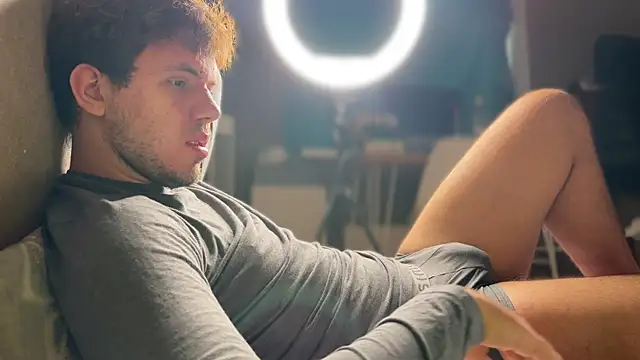 mynameischris online show from November 5, 2025, 8:14 am